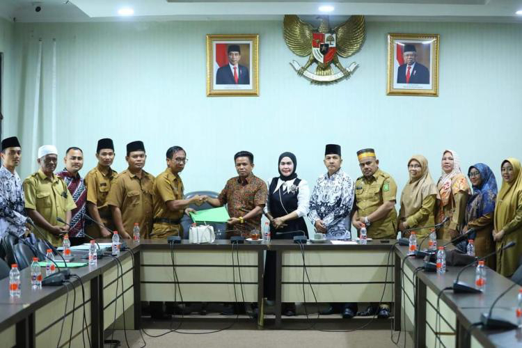 Komisi III DPRD Rohul Gelar RDP Dengan Guru Agama